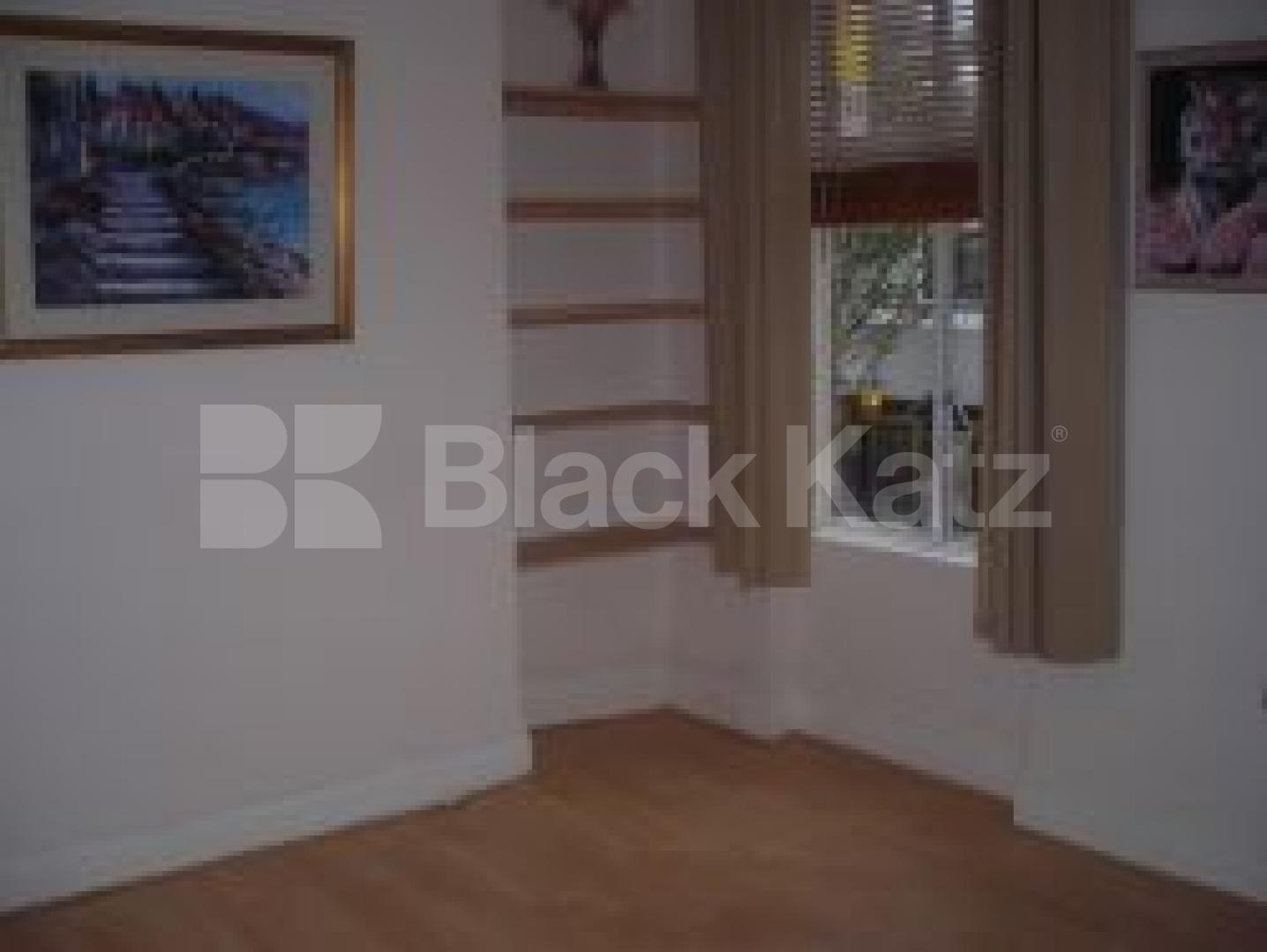 			1 Bedroom, 1 bath, 1 reception Flat			 Cleveland Street, WARREN STREET W1T x2